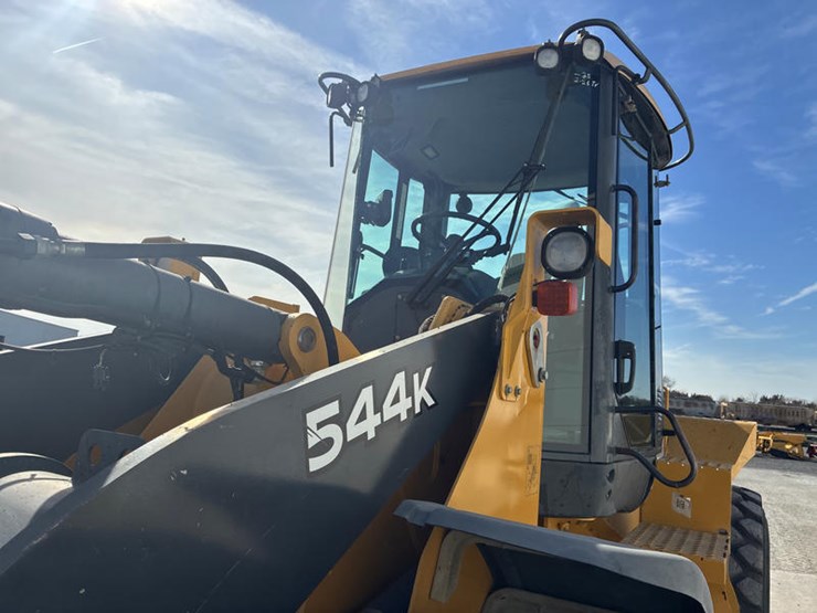 2011-deere-544k-image-38