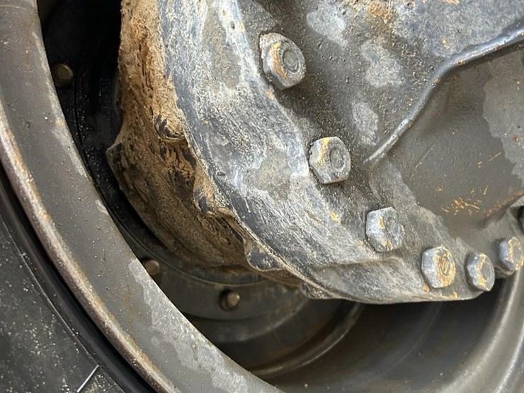 2019-case-721g-image-39