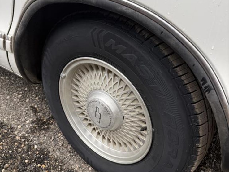#49-•-1993-chevrolet-caprice-classic-image-10