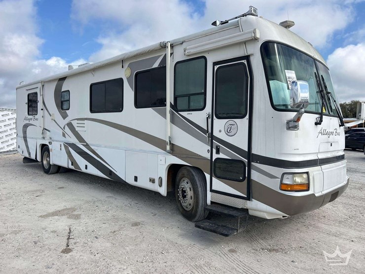 2001-freightliner-allegro-bus-class-a-motorhome-image-2