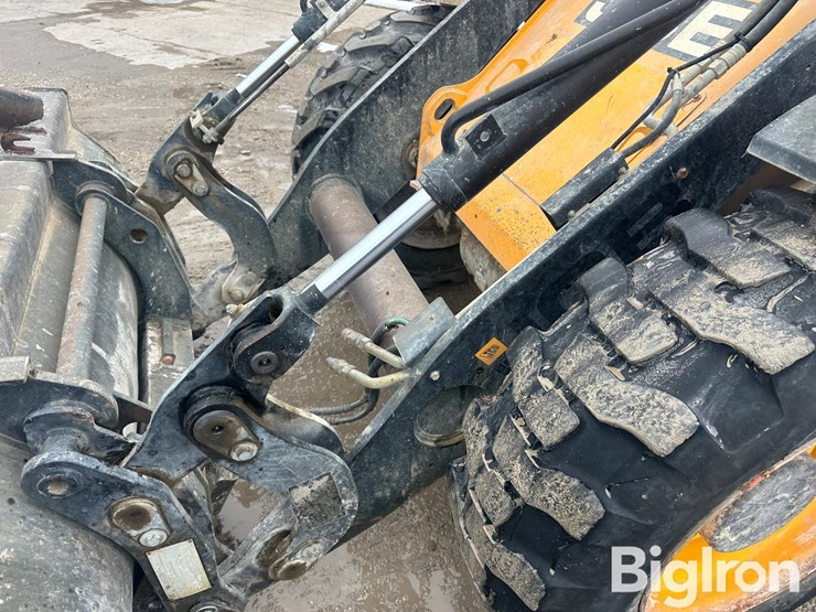 2020-jcb-411-image-13