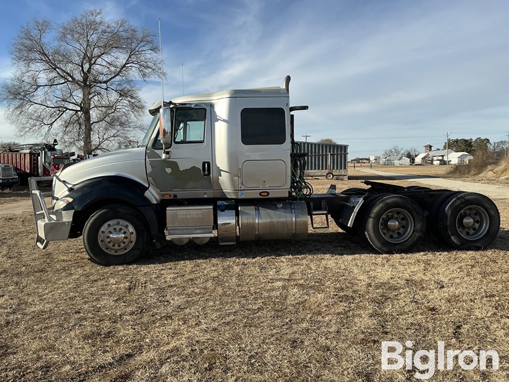 2017-international-prostar-image-8