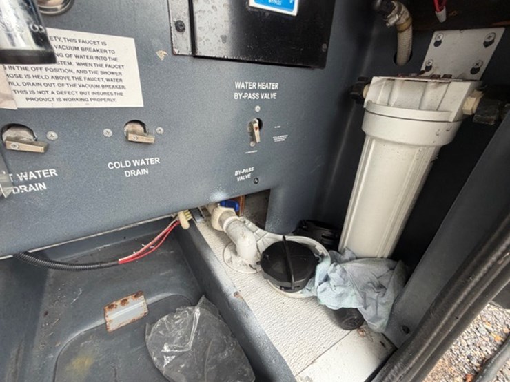 #1339-•-2011-fleetwood-36j-discovery-rv-/-motorhome-image-48