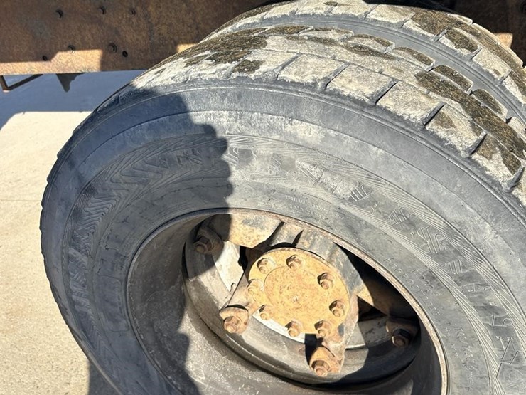 1994-ford-l9000-image-46