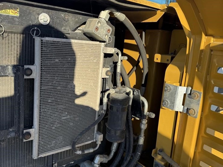 2017-caterpillar-305.5e2-image-9