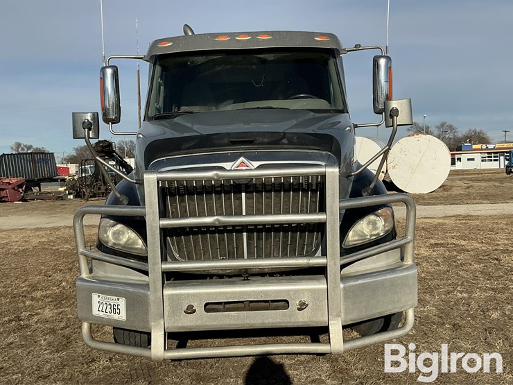 2017-international-prostar-image-2