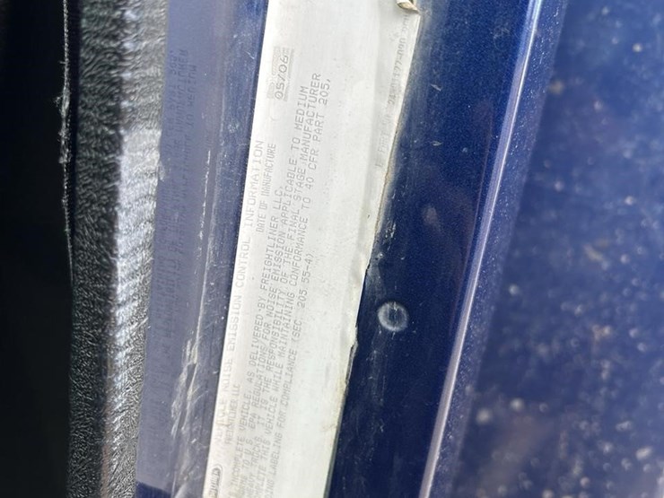 2007-freightliner-columbia-120-image-37