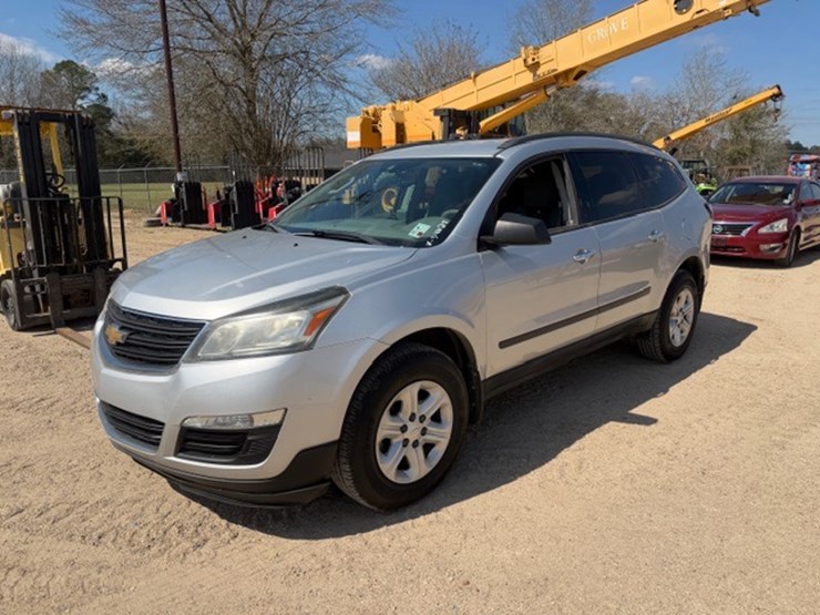 2016-chevrolet-traverse-image-1