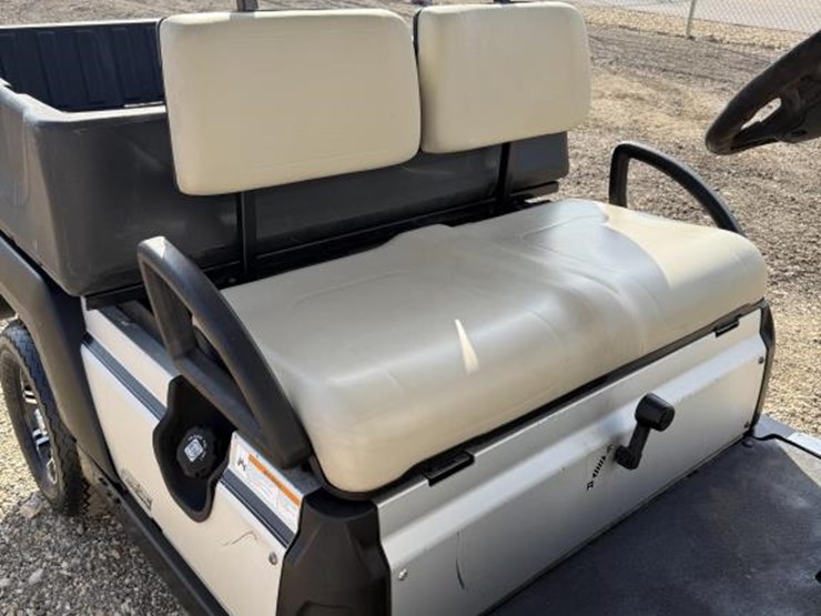#65-•-2018-yamaha-2-seater-w/-dump-bed-cart---gas-image-6