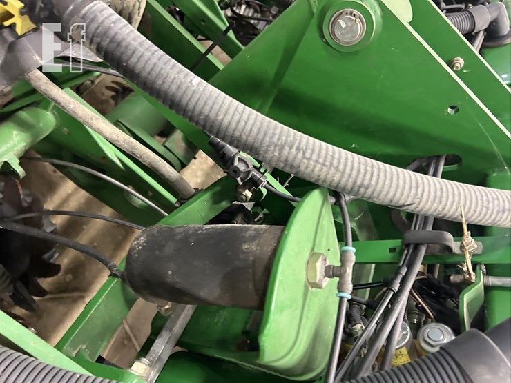 2010-john-deere-1770nt-image-14