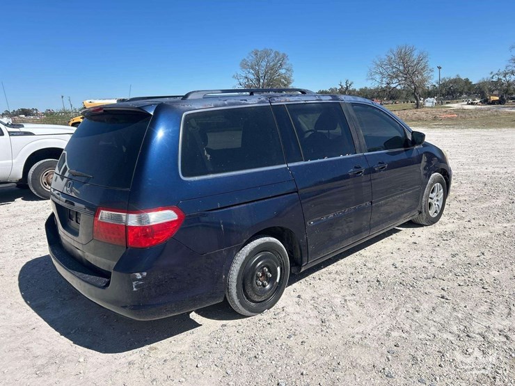 2006-honda-odyssey-image-3