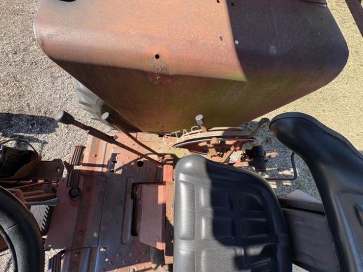 international-856d-image-3