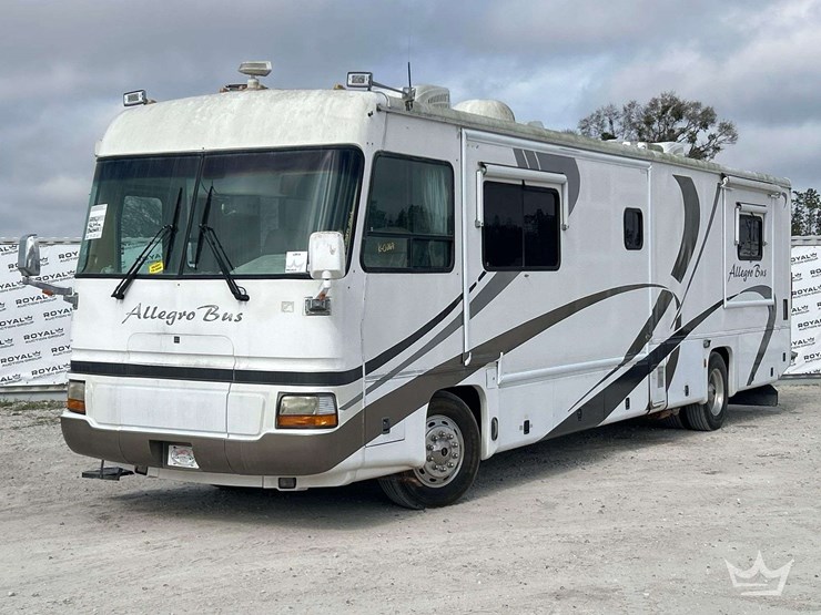 2001-freightliner-allegro-bus-class-a-motorhome-image-1