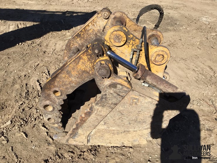 caterpillar-320e-image-8