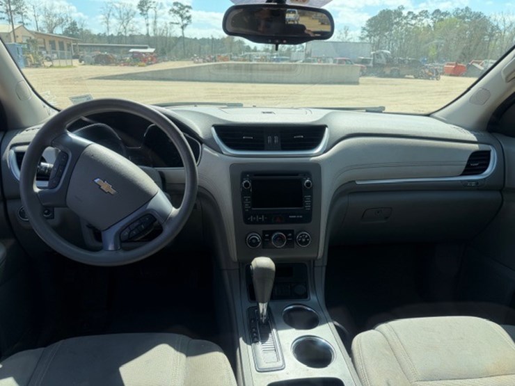 2016-chevrolet-traverse-image-32