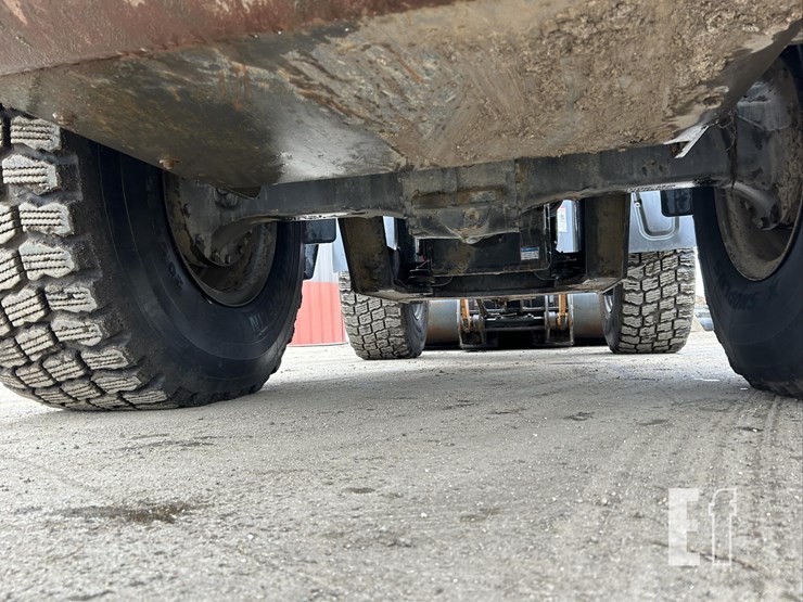 2019-case-721g-image-27