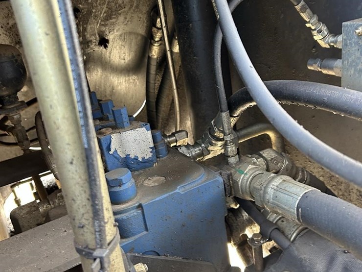 2019-case-721g-image-46