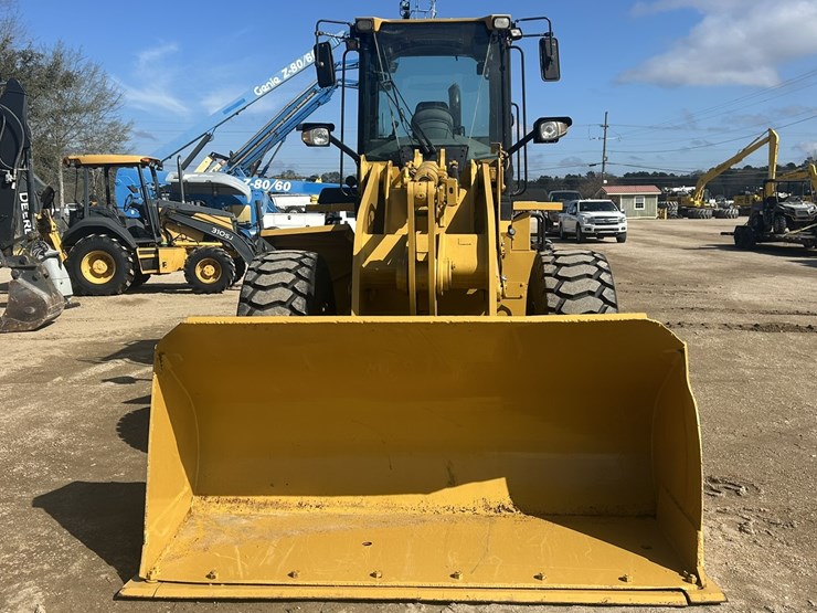 2012-caterpillar-938h-image-2