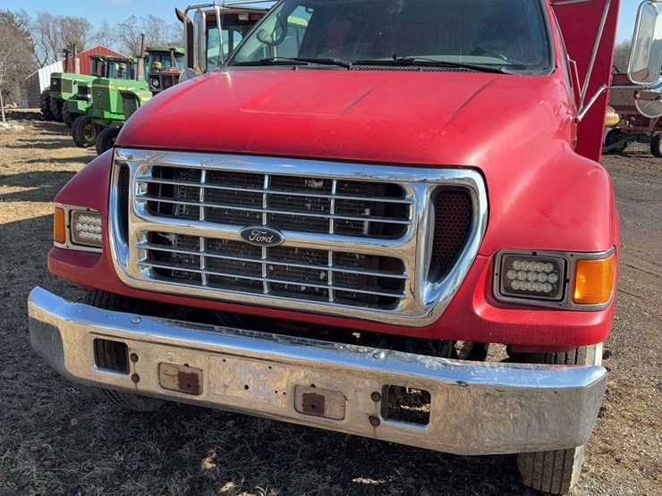 2002-ford-f650-image-3