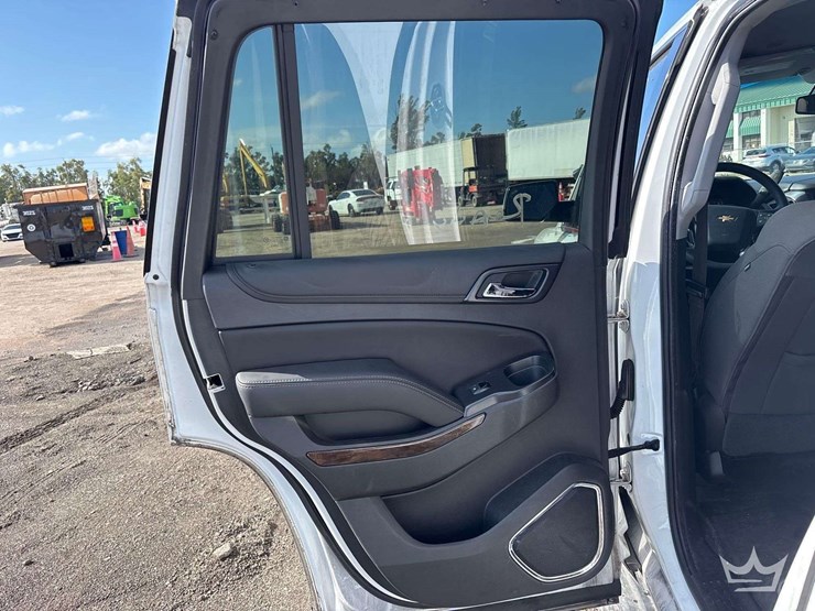 2019-chevrolet-tahoe-image-18