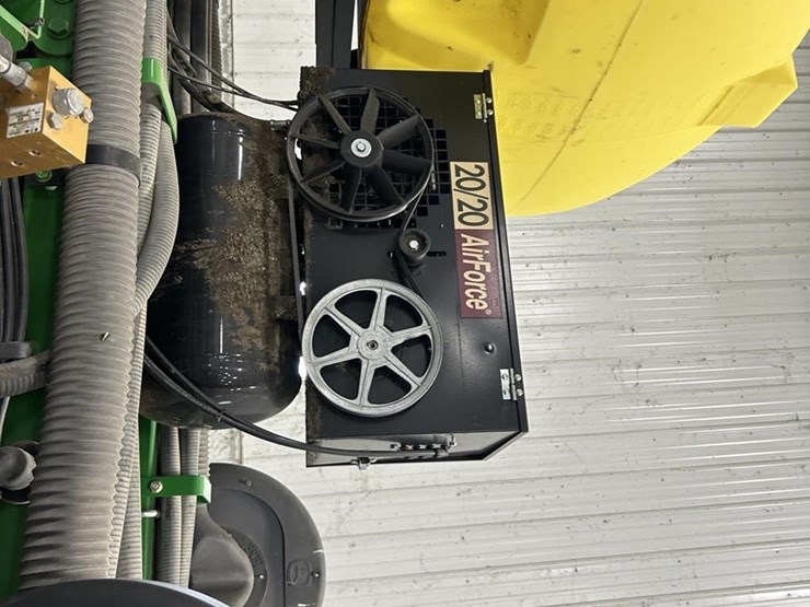 2010-john-deere-1770nt-image-20