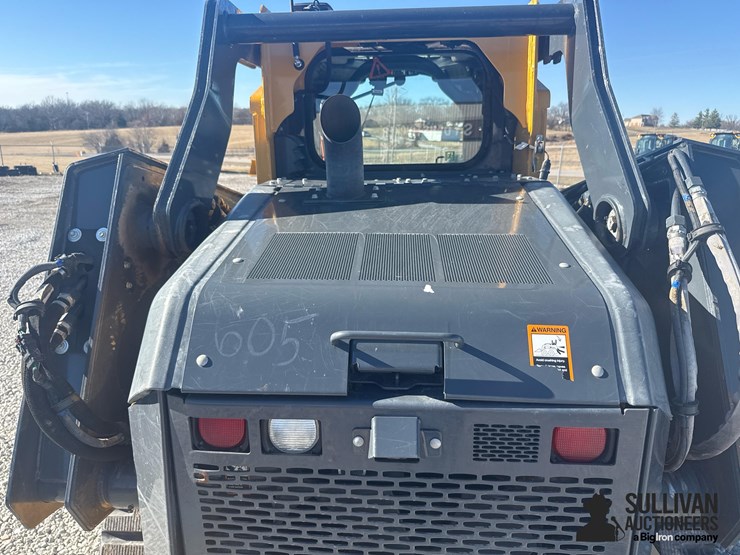 2022-deere-333g-image-15