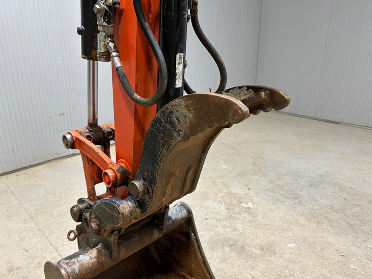 2019-kubota-kx033-4-image-8