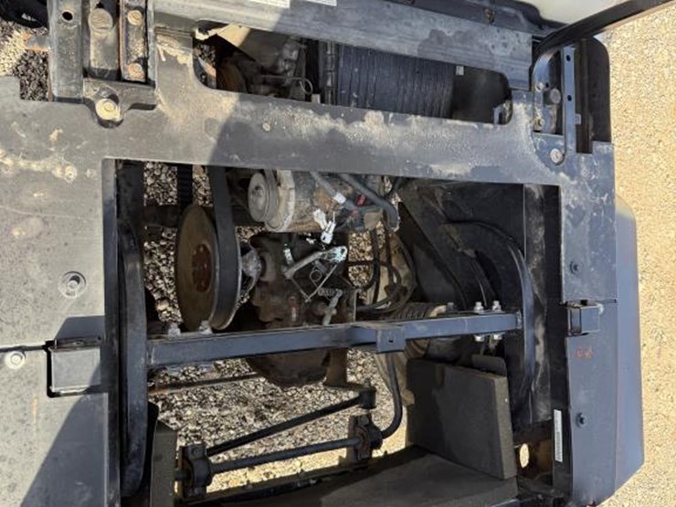 #65-•-2018-yamaha-2-seater-w/-dump-bed-cart---gas-image-11