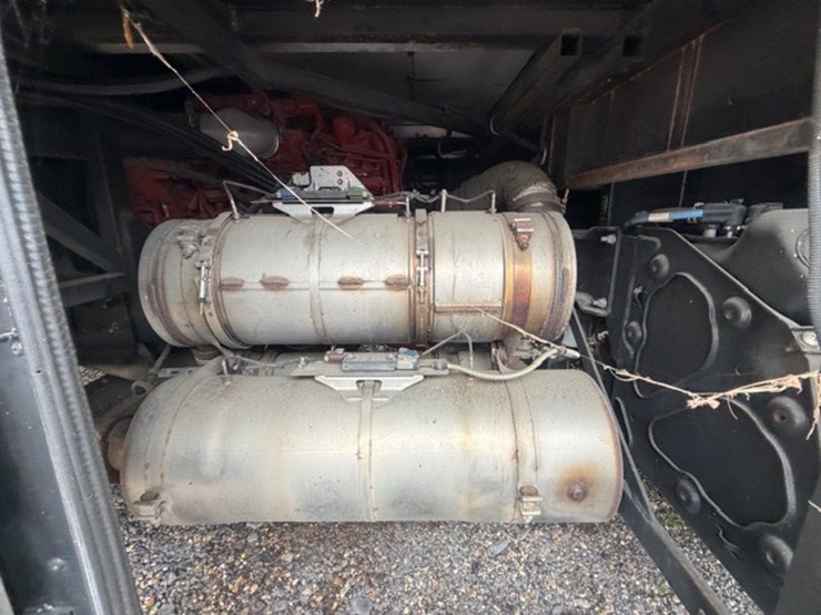 #1339-•-2011-fleetwood-36j-discovery-rv-/-motorhome-image-70