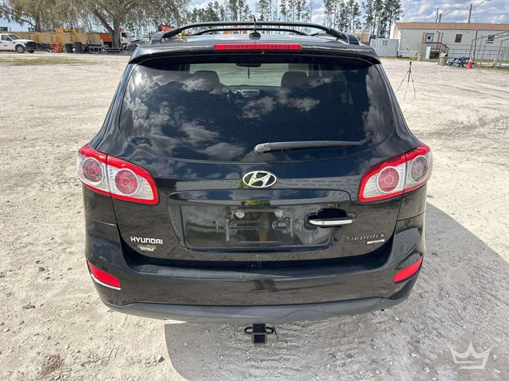 2011-hyundai-santa-fe-image-21