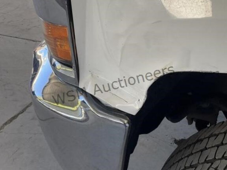 2016-chevrolet-silverado-2500-image-10