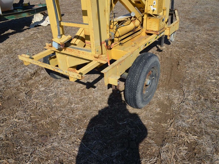 hyster-m30a-scissor-lift-image-4