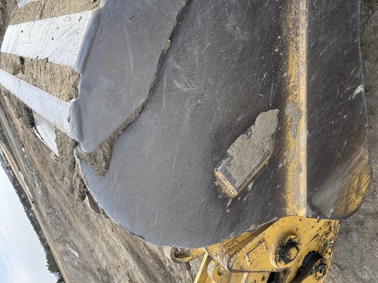 2023-caterpillar-336-image-78