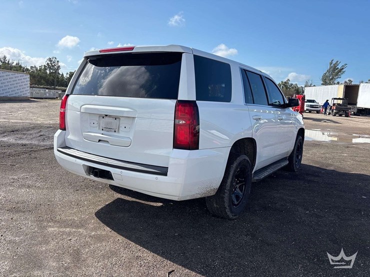 2019-chevrolet-tahoe-image-3