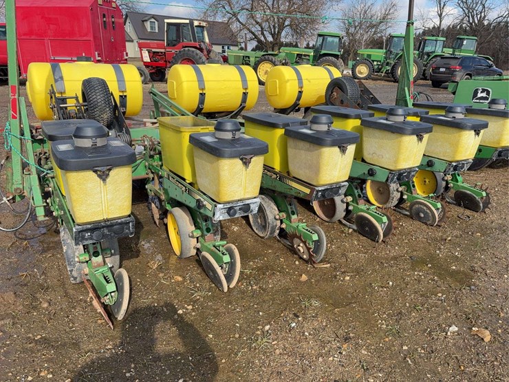 john-deere-7240-image-4