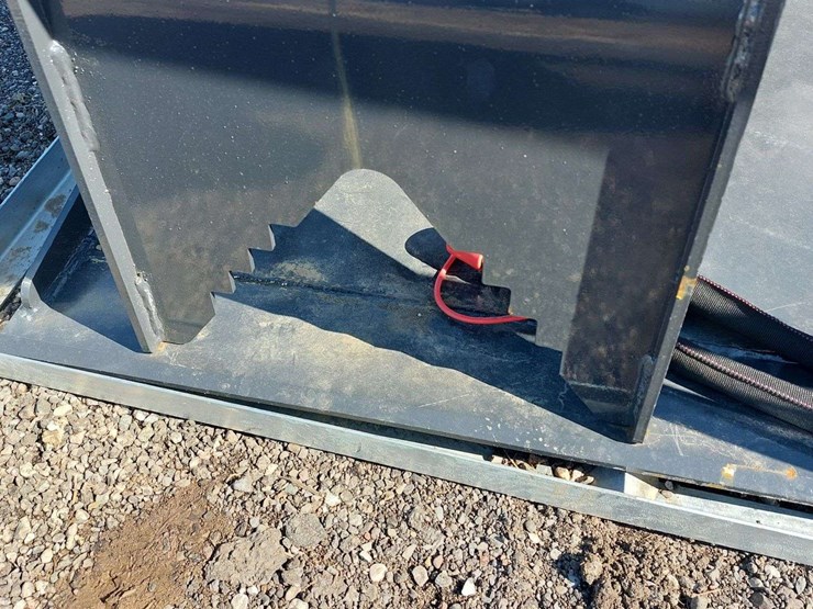 wolverine-skid-steer-grapple-bucket-6'-image-5