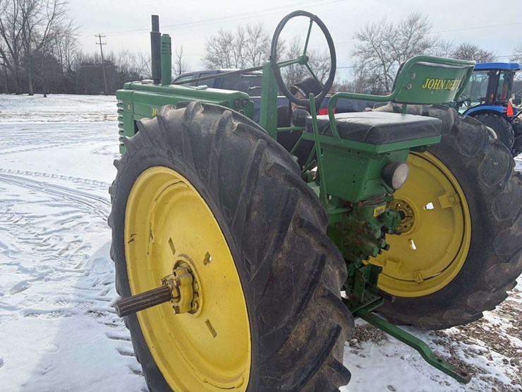 john-deere-b-image-4