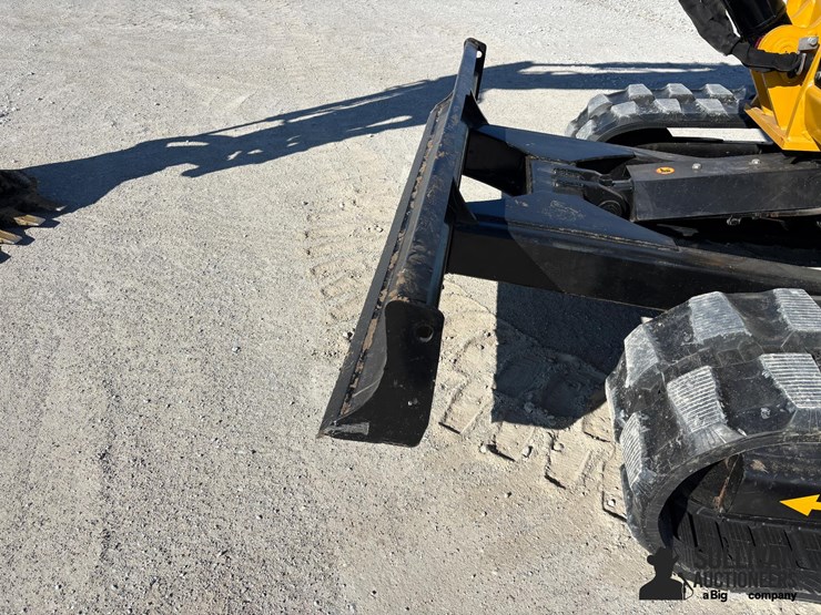 2018-caterpillar-305.5e2-image-16