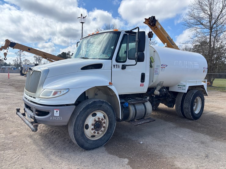 2015-international-durastar-4300-image-1