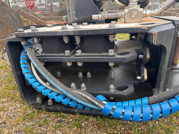 komatsu-pc138-image-7