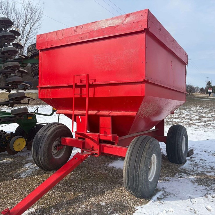 DMI Center Dump Gravity Wagon