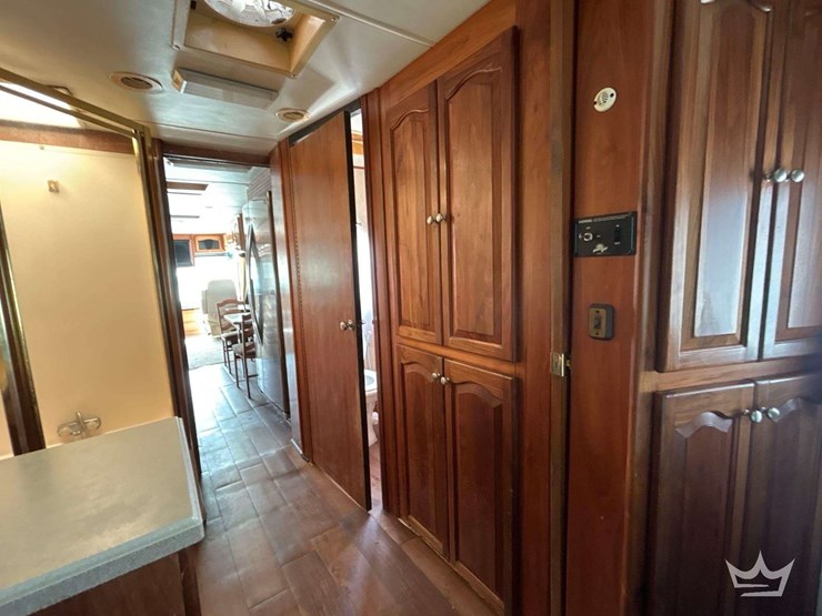 2001-freightliner-allegro-bus-class-a-motorhome-image-33