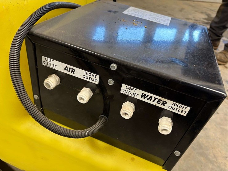 demco-foamer-tank,-pump-and-line-image-3