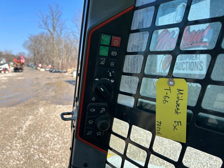 2022-bobcat-t66-image-25