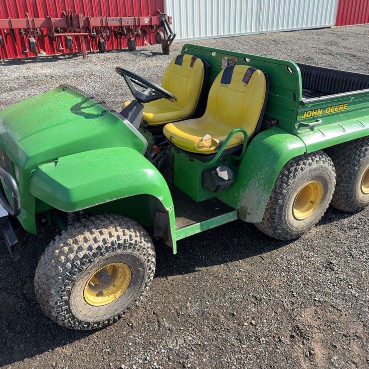 JOHN DEERE GATOR