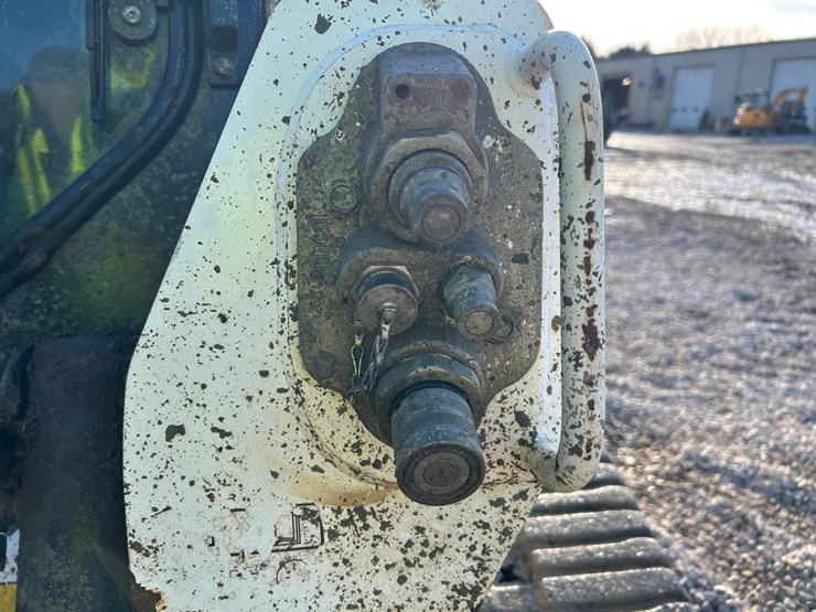 2022-bobcat-t595-image-12