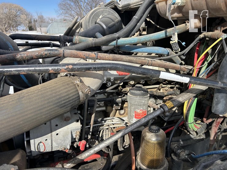 2006-freightliner-columbia-120-image-28