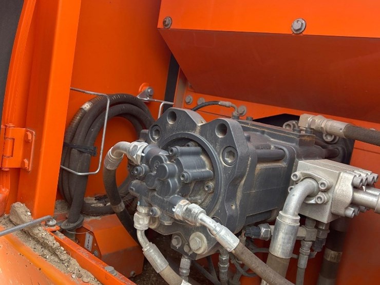 2014-doosan-dx225-lca-image-21