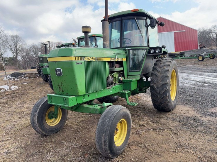 john-deere-4240-image-10