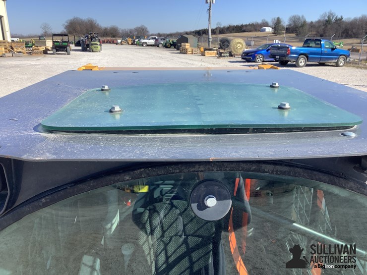 2020-deere-331g-image-18